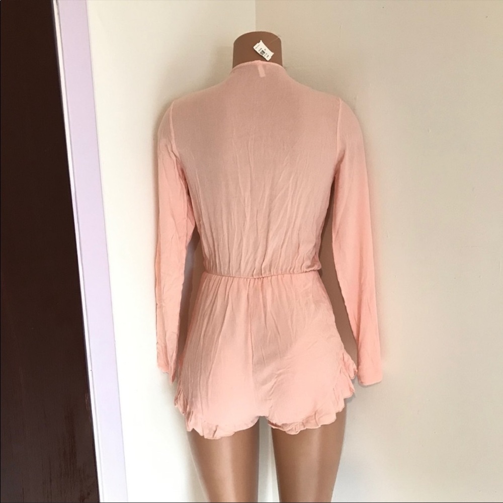 V neck Ruffle Romper - Picture 3 of 3